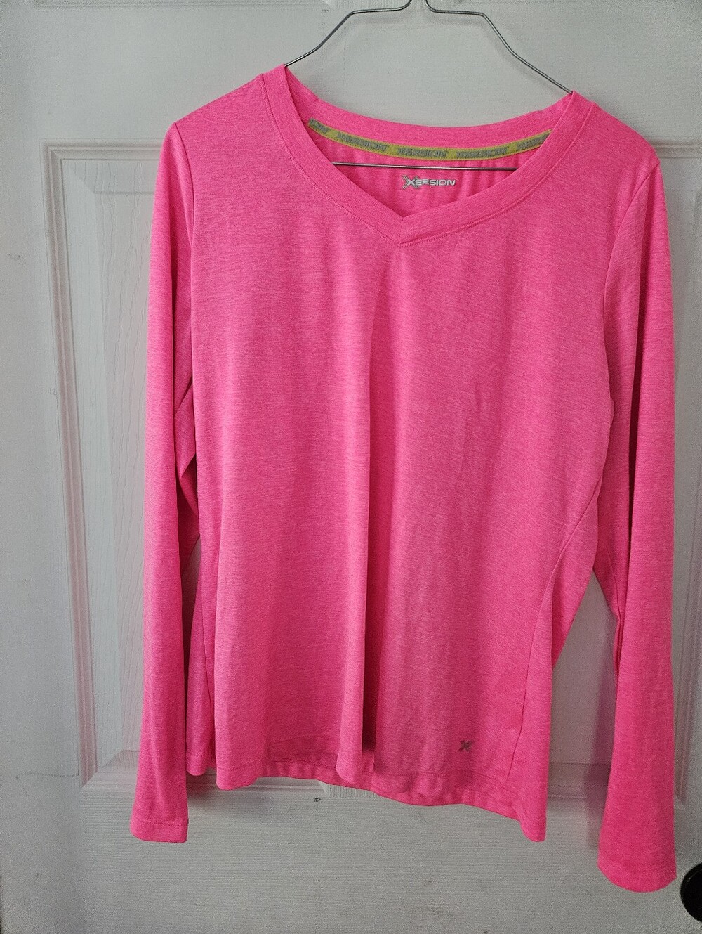 Xersion Women's Pink Long-Sleeve V-Neck Top